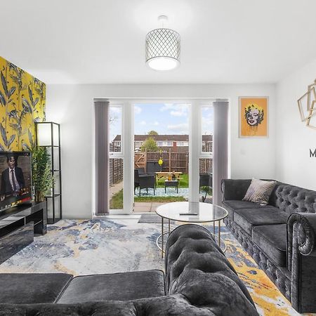 Luxury 2 Bed House City Centre ✘ Bbq & Garden ☆ Family Friendly→ Swingball & Outdoor Furniture - Free Parking → With 50 Inch Smart Tv, Free Netflix & Wifi ✘ Comfy Seating Area - By Maevela Birmingham Esterno foto