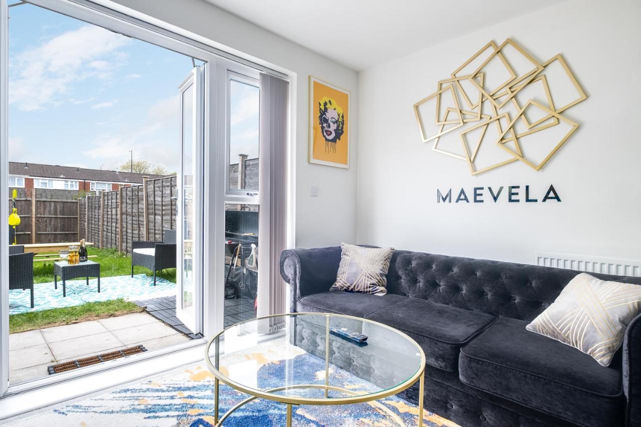 Luxury 2 Bed House City Centre ✘ Bbq & Garden ☆ Family Friendly→ Swingball & Outdoor Furniture - Free Parking → With 50 Inch Smart Tv, Free Netflix & Wifi ✘ Comfy Seating Area - By Maevela Birmingham Esterno foto